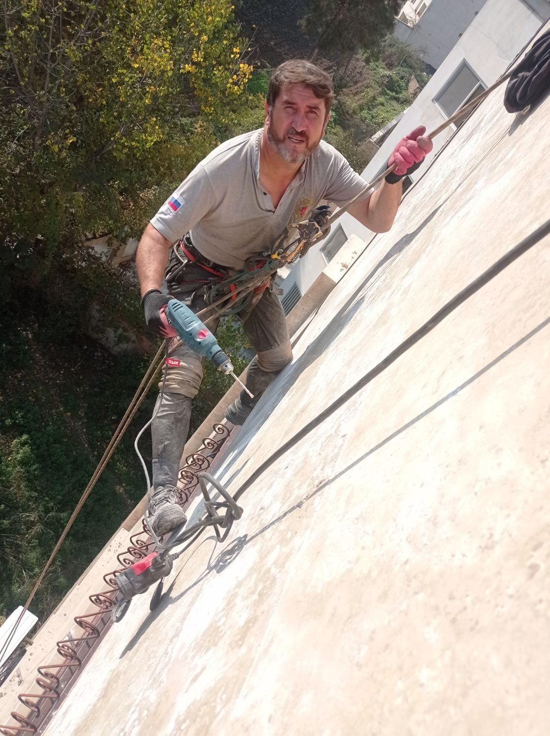 ایزوگام و آبندی نما بدون نیاز به داربست.با بندبازی|خدمات پیشه و مهارت|محمودآباد, |دیوار