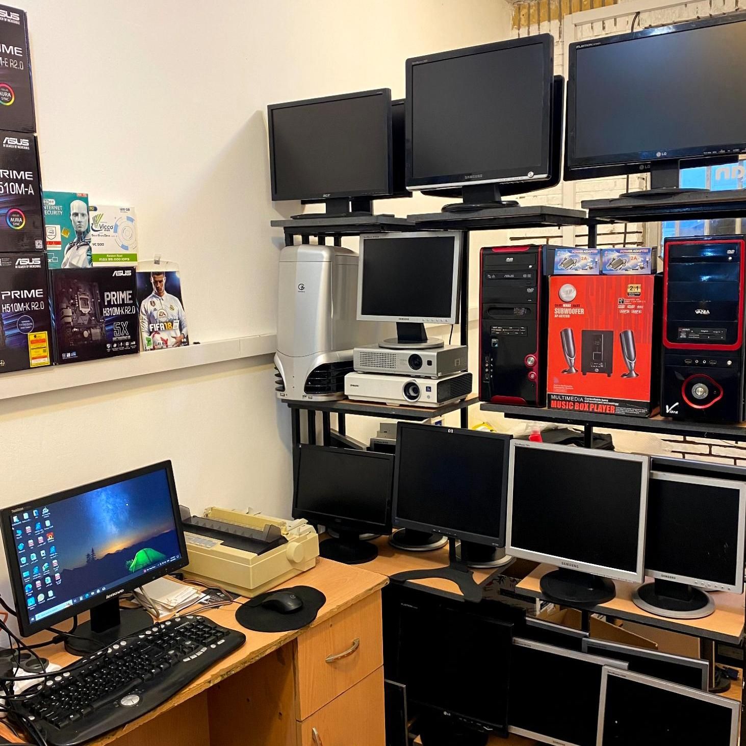 مانیتور کامپیوتر و دوربین مداربسته|قطعات و لوازم جانبی رایانه|بندرعباس, |دیوار