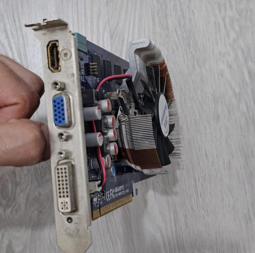 کارت گرافیک GT 9600 حافظه 1 گیگ|قطعات و لوازم جانبی رایانه|بهبهان, |دیوار
