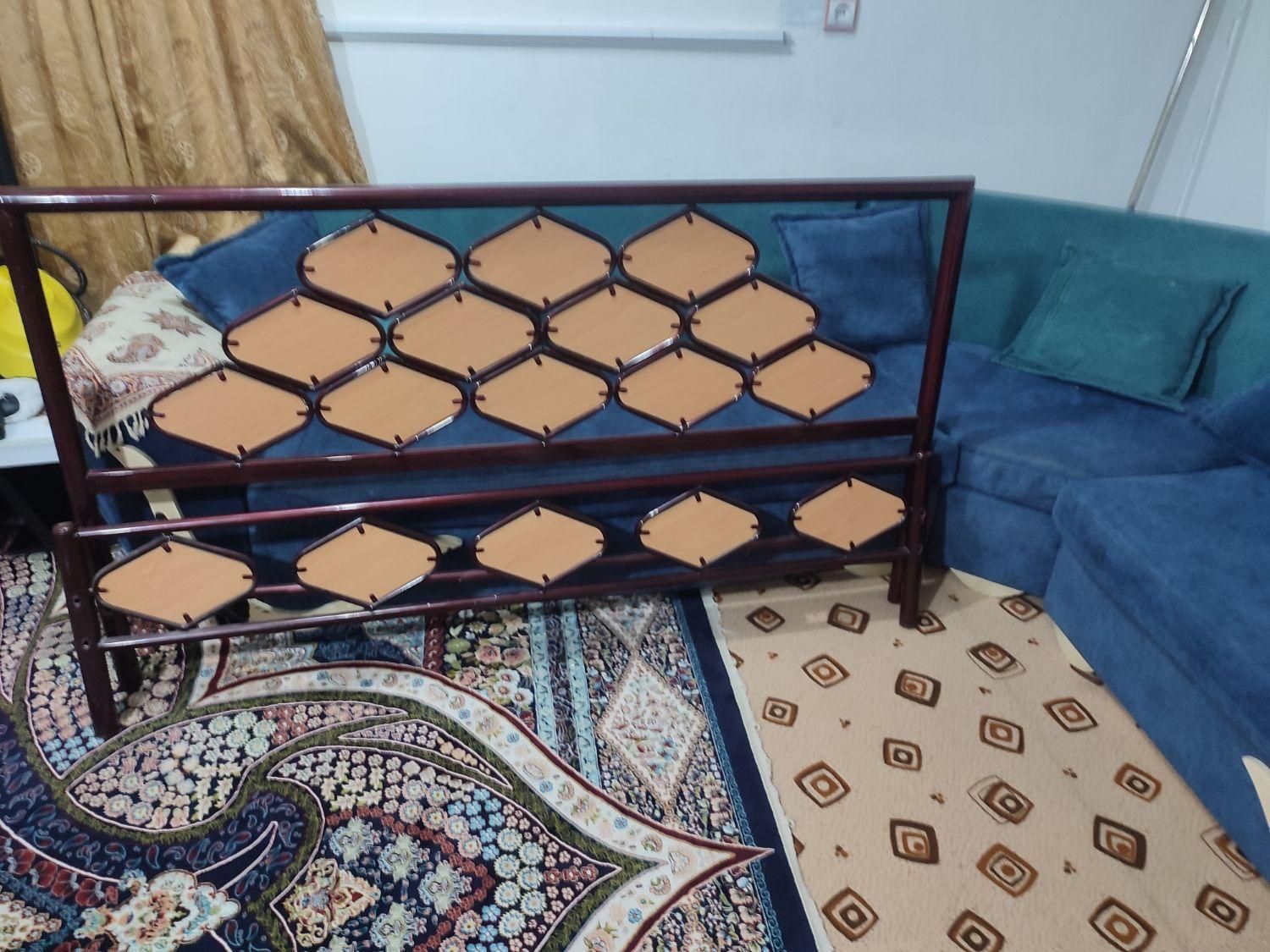 فروش تخت فلزی وتشک به همراه ملحفه دو رو|تخت و سرویس خواب|ایذه, |دیوار