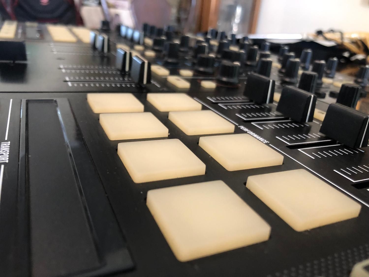 Dj Controller Traktor S8|آلات موسیقی|تهران, امانیه|دیوار