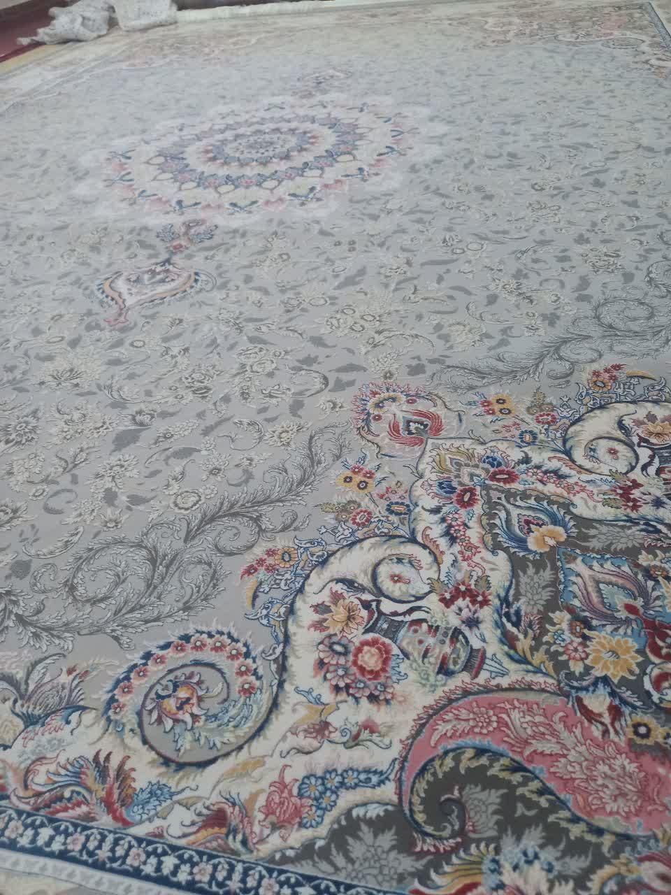 فرش ۱۲متری فقط تخته ۲۰ تومن ۴ عدد موجود|فرش|اراک, |دیوار