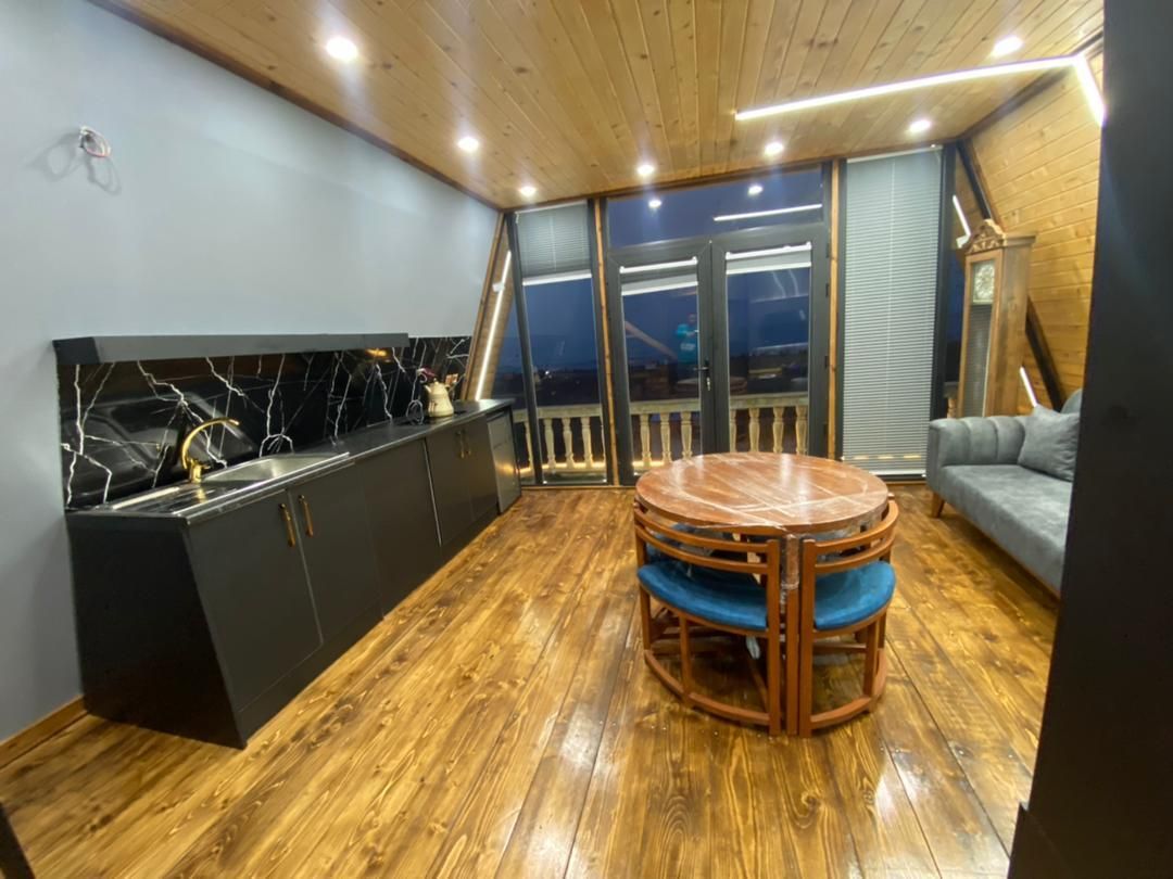 کلبه سوئیسی رویایی روبه دریا جکوزی دار|اجارهٔ کوتاهمدت ویلا و باغ|بندر انزلی, اطبا|دیوار