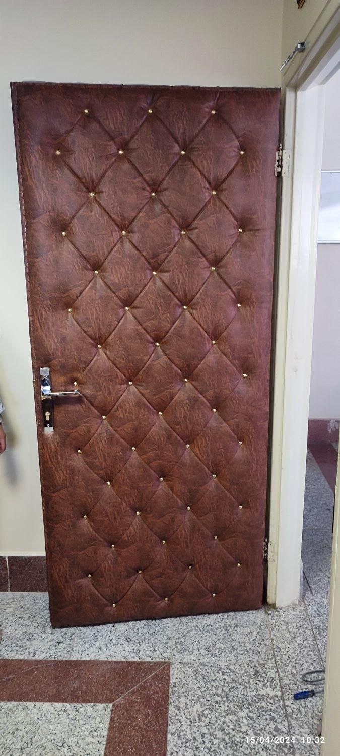 تعمیرات انواع صندلی گردان ،جک چرخ،پایه،آمفی تئاتر|خدمات پیشه و مهارت|همدان, |دیوار