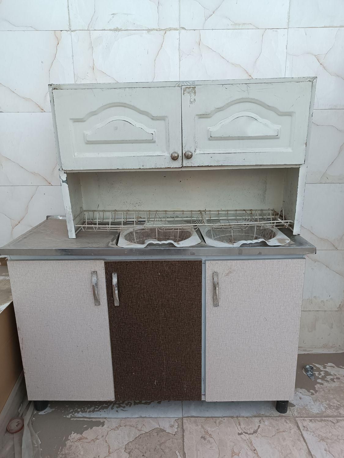 آبچک دو عدد کابینت دومتری|آب‌چکان و نظم‌دهنده ظروف|زابل, |دیوار