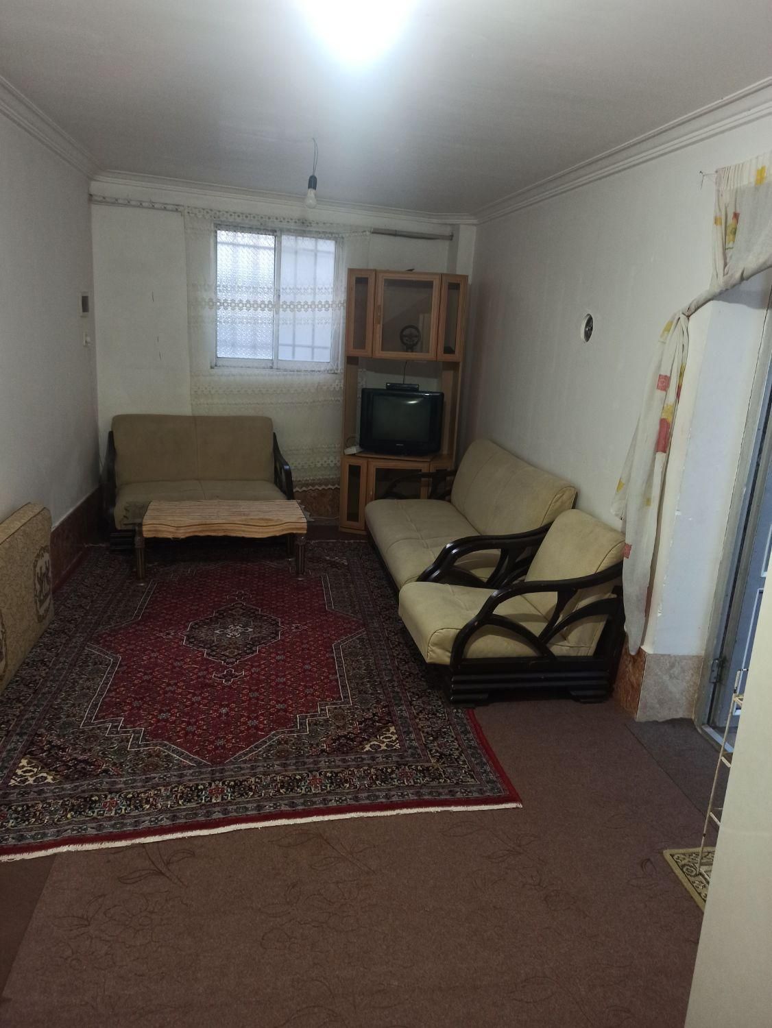 سوئیت تک خوابه با پارکینگ|اجارهٔ کوتاهمدت آپارتمان و سوئیت|رشت, فرزانه|دیوار