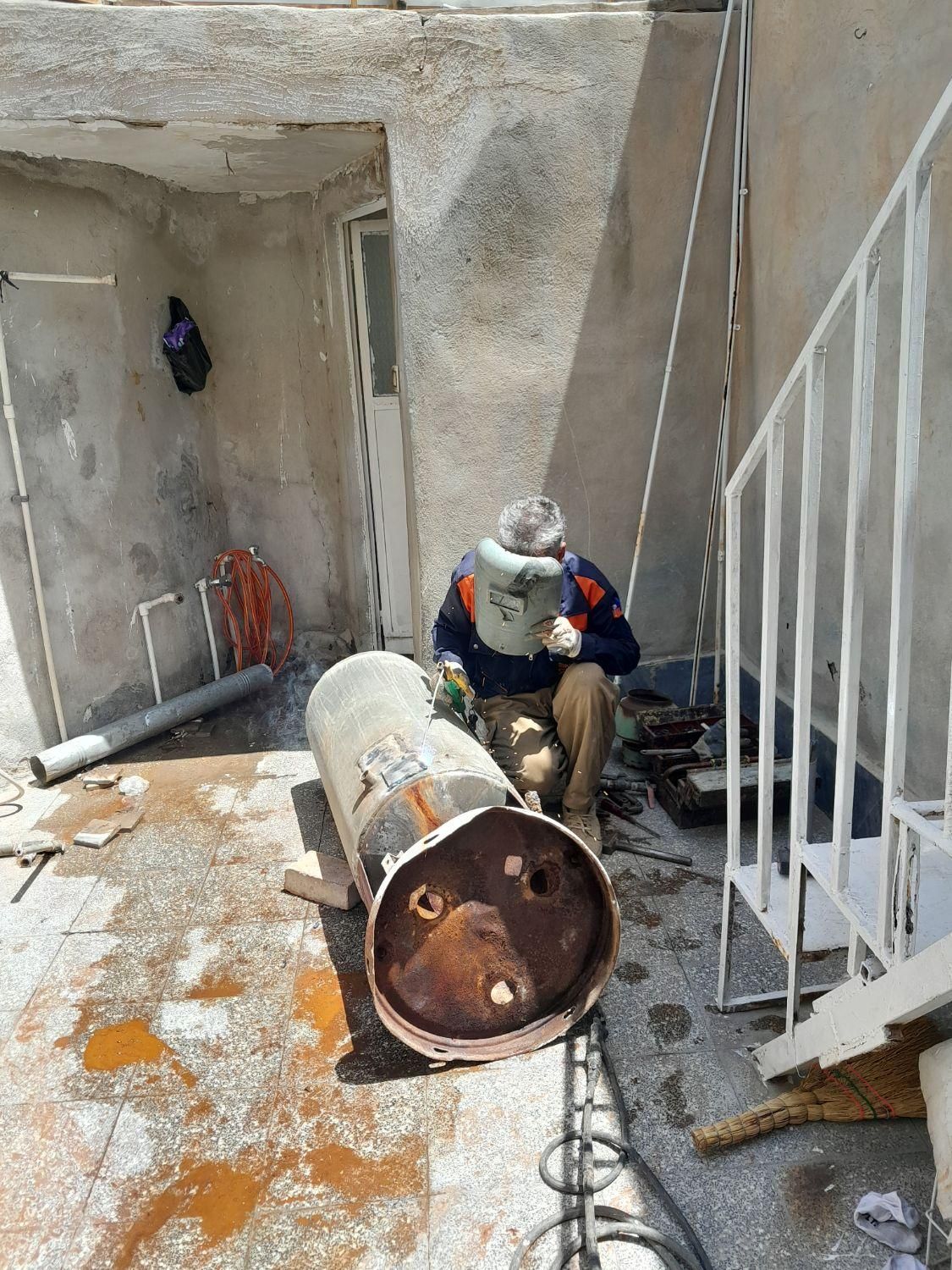 تعمیرات تخصصی آبگرمکن ایستاده و دیواری|خدمات پیشه و مهارت|قم, زنبیل آباد|دیوار