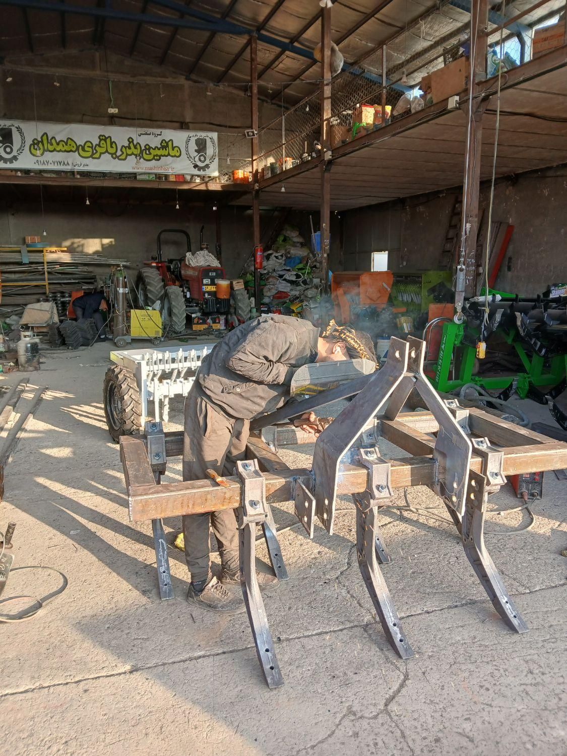 کد ۸۶۴۳۶ شخم چیزل از لیپر زیرشکن|چرخ خیاطی و ریسندگی|کازرون, |دیوار