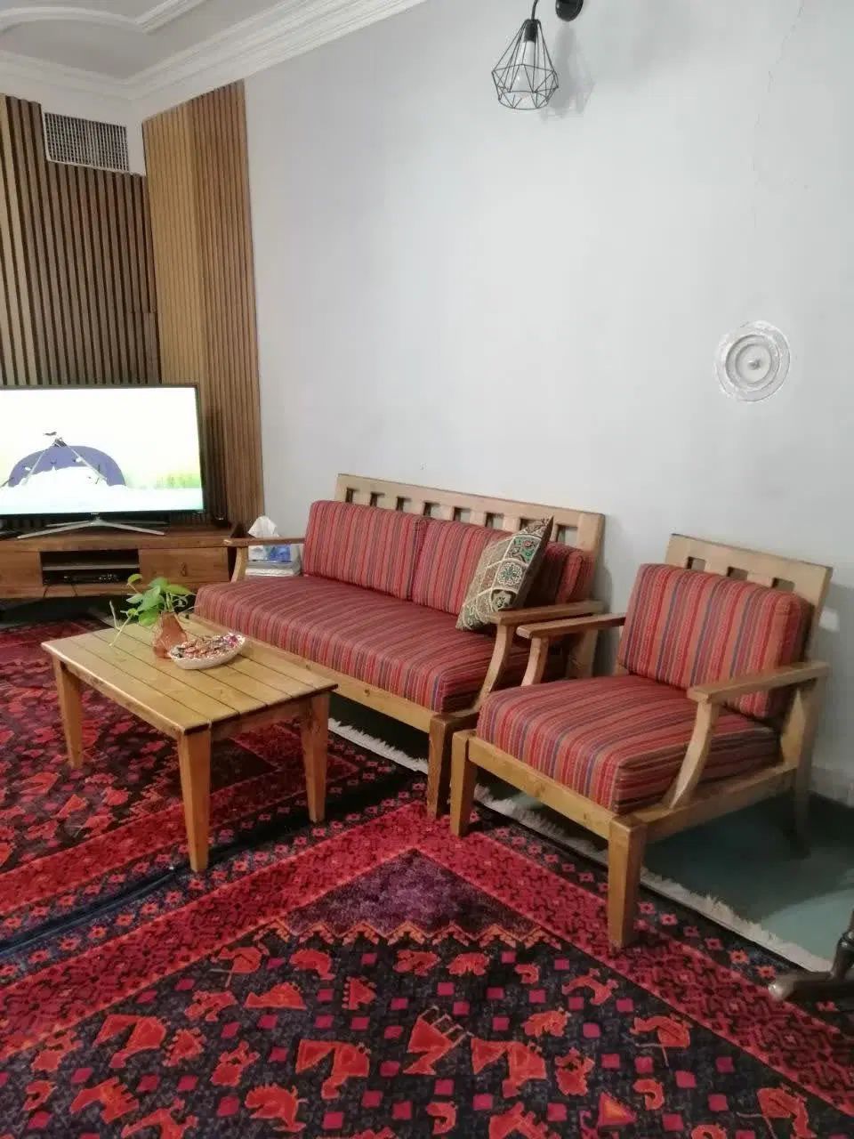 کاناپه دو نفره سنتی|مبلمان خانگی و میز عسلی|مشهد, بهارستان|دیوار