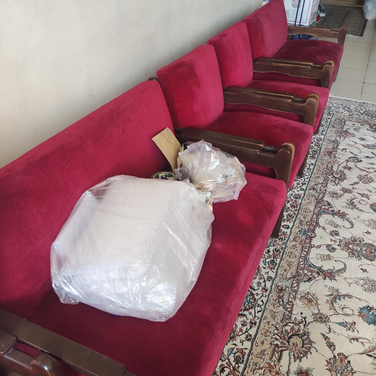 یک دست مبل8نفره راحتی|مبلمان خانگی و میز عسلی|اصفهان, اطشاران|دیوار