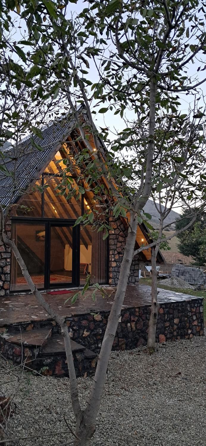 اجاره کلبه سوئیسی|اجارهٔ کوتاهمدت ویلا و باغ|کجور, |دیوار