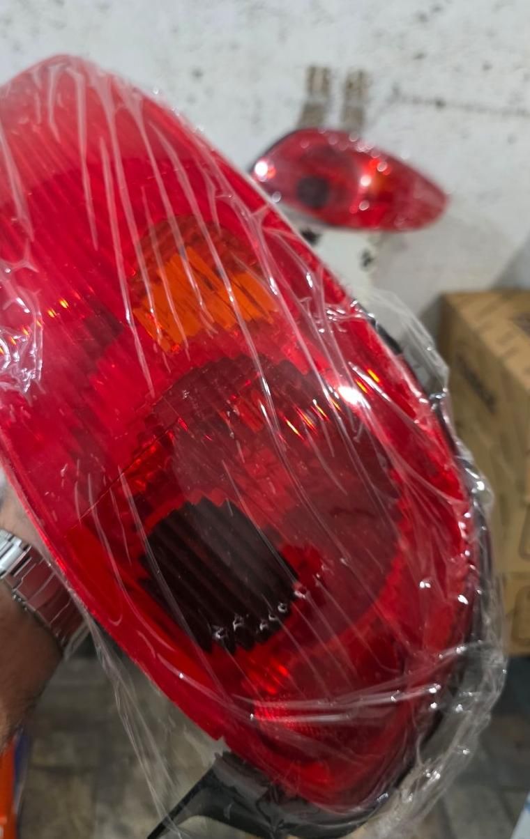 چراغ خطر ۲۰۶ نو اکبند شرکتی پلی کربنات +A زیر قیمت|قطعات یدکی و لوازم جانبی|مشهد, سناباد|دیوار