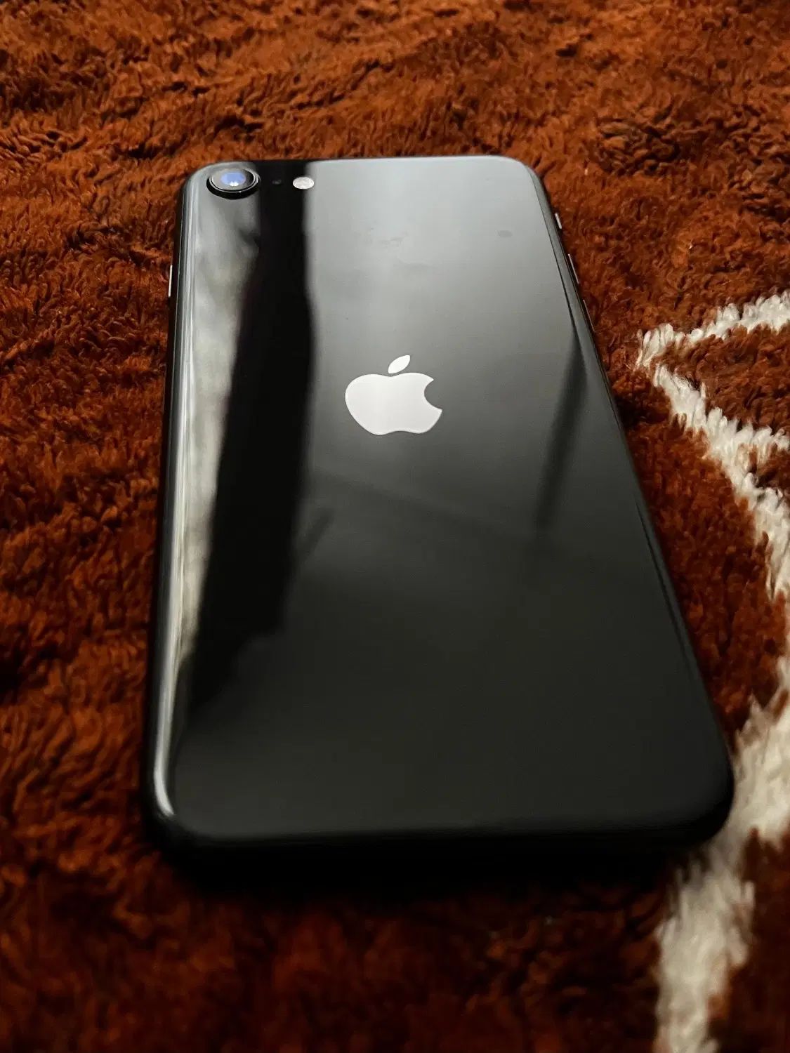 iPhone se 2022|موبایل|تهران, آبشار تهران (دریاچه)|دیوار