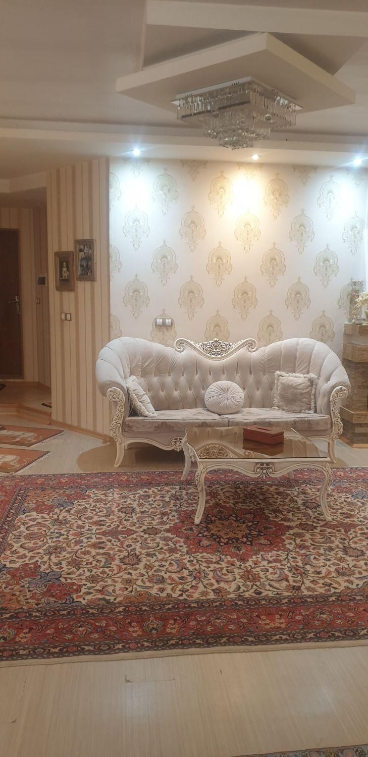 شهرک نادری پیلوت با سه و نیم طبقه مسکونی|فروش آپارتمان|اردبیل, |دیوار