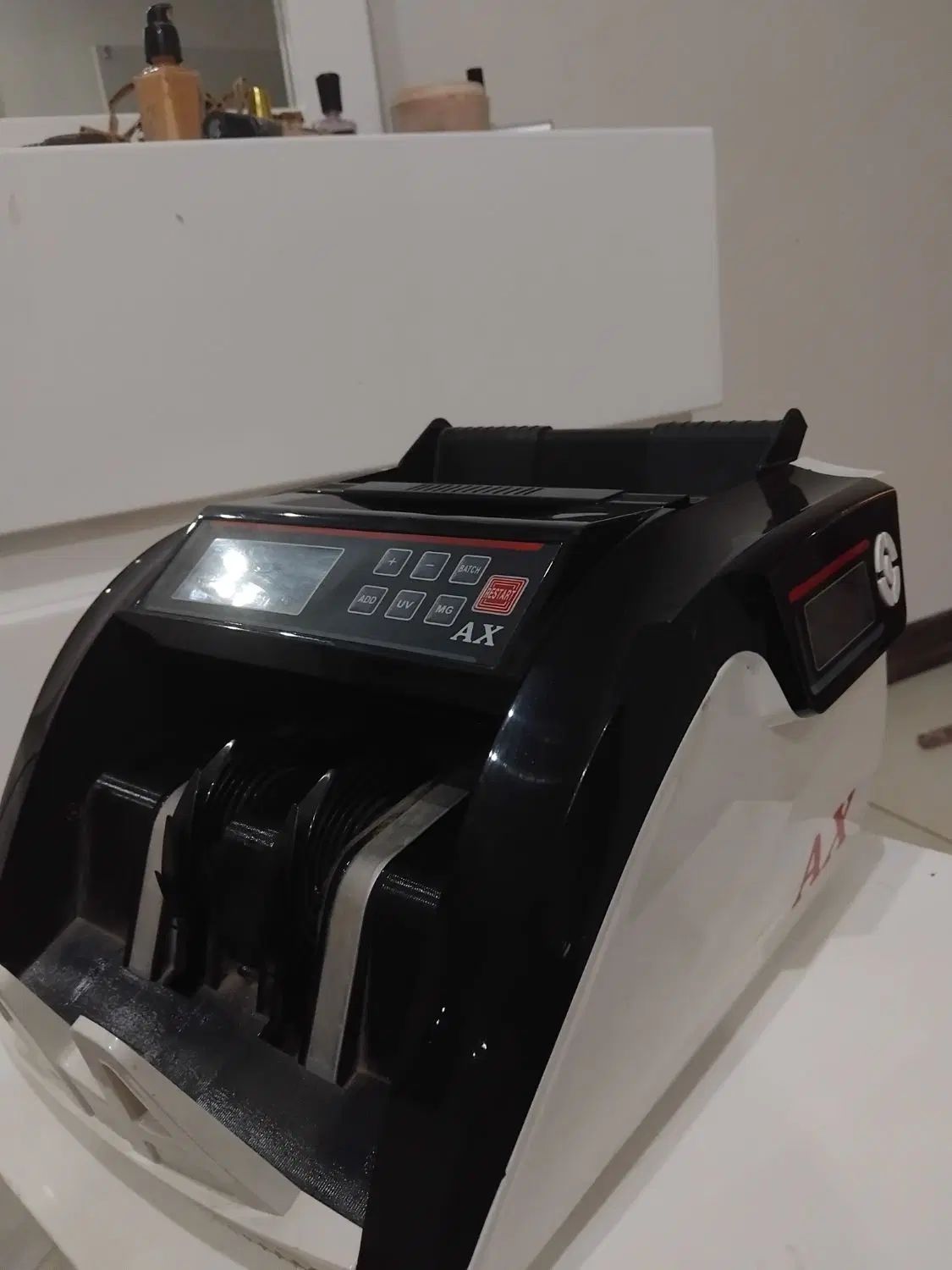 یک دستگاه پول شمار bill counter|فروشگاه و مغازه|کرج, حسین‌آباد|دیوار