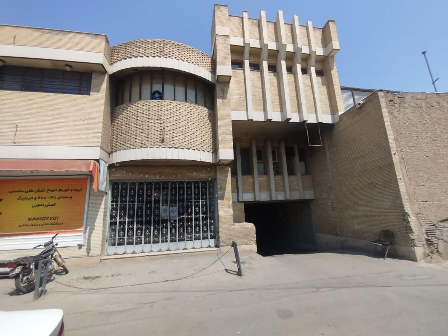 اجاره و فروش مغازه 15متری کوچه یخچال|اجارهٔ مغازه و غرفه|اصفهان, نقش جهان|دیوار