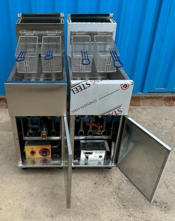 فرساندویچ۲ پیتزا سرخکن.صنعتی یخچال ایستاده تاپینگ۶|کافی‌شاپ و رستوران|بجنورد, |دیوار