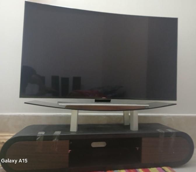 Samsung ال ای دی منحنی 4k با کنترل نوری.سه بعدی.|تلویزیون و پروژکتور|سمنان, |دیوار