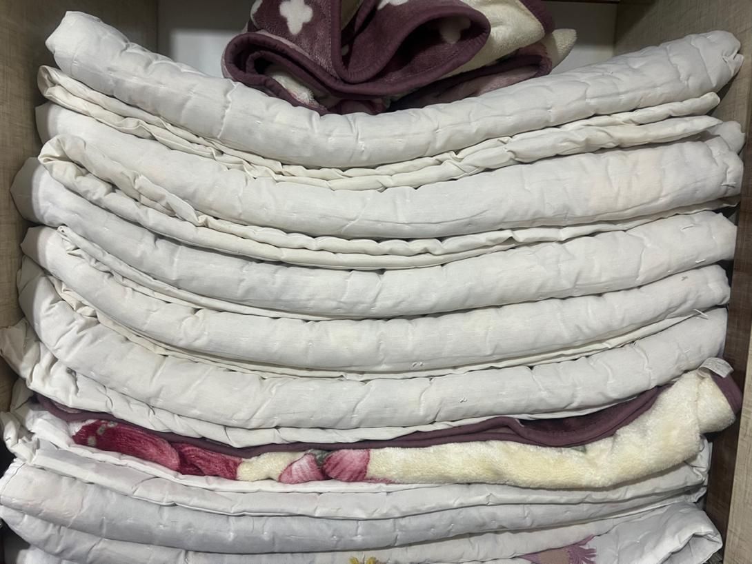 لحاف پشم گوسفندی مخصوص تازه عروسها|رختخواب، بالش، پتو|شیروان (خراسان), |دیوار