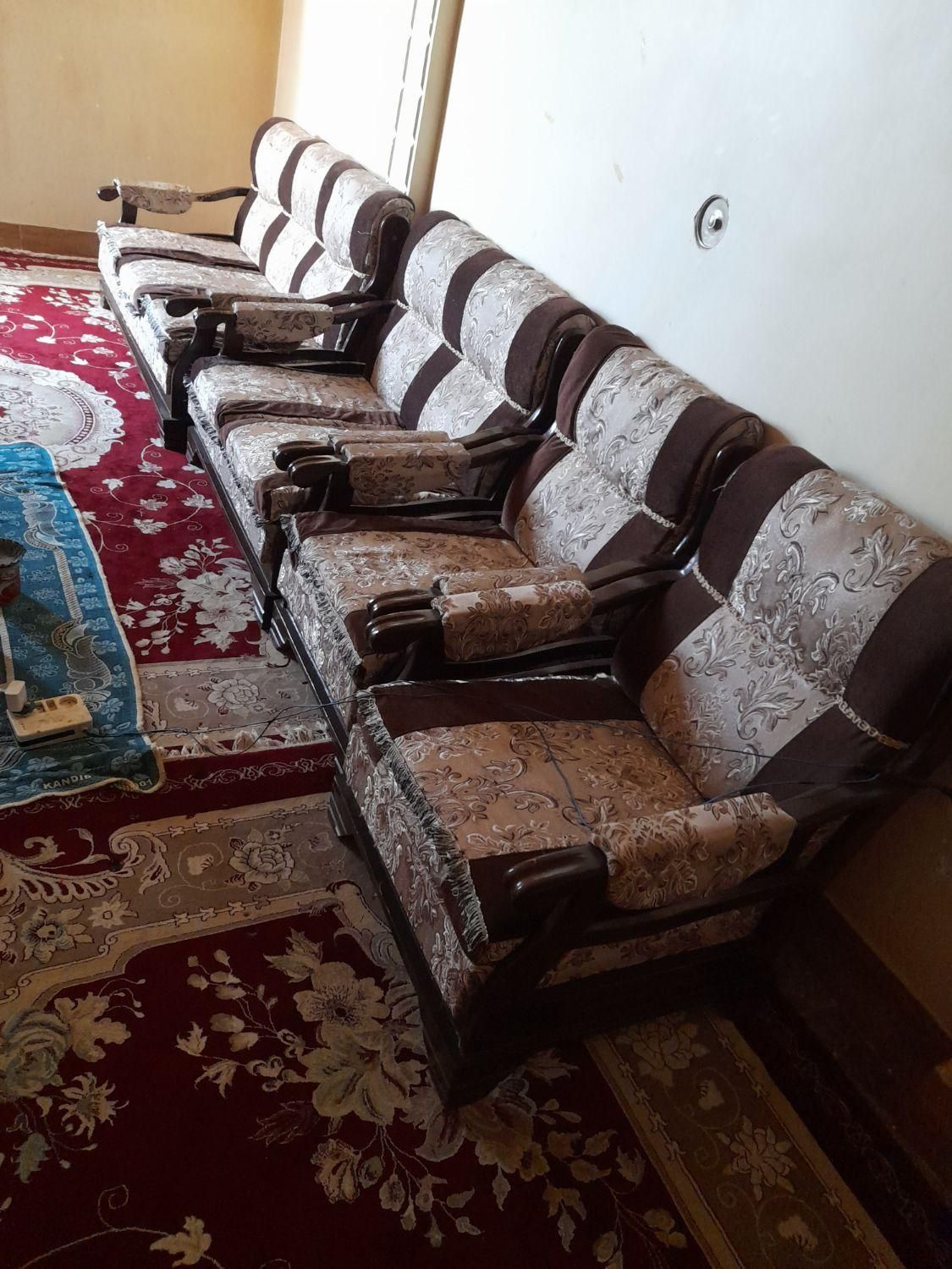 مبلمان خانگی 7نفره همراه میز عسلی بدون خرابی|مبلمان خانگی و میز عسلی|کوهدشت, |دیوار