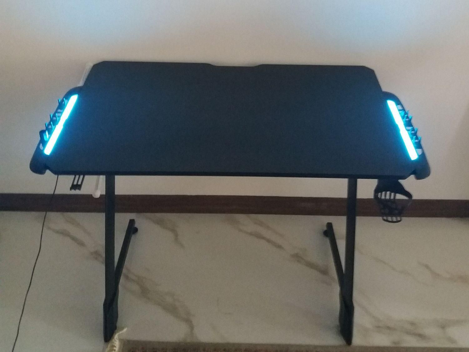 میز گیمینگ حرفه‌ای RGB مخصوص PS5|میز تحریر و کامپیوتر|پرند, فاز ۳|دیوار