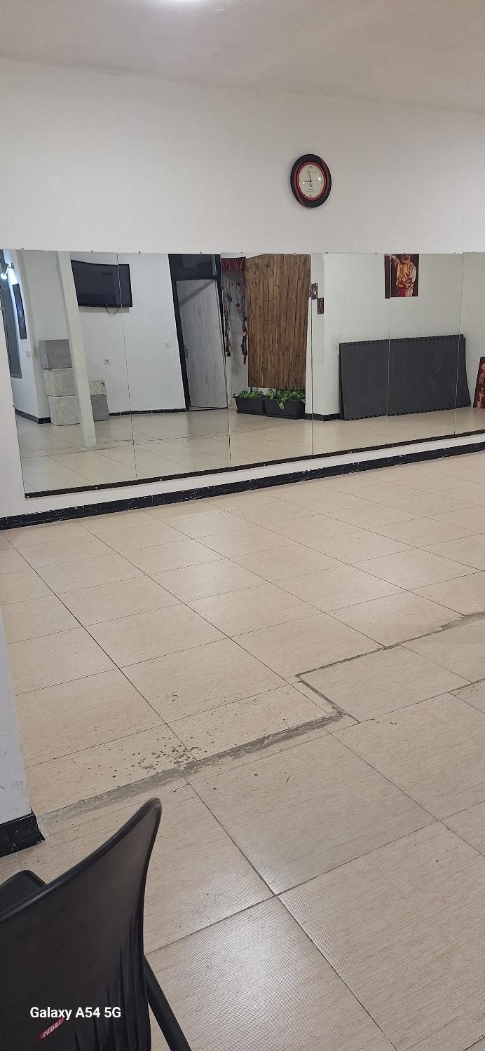 اجاره فضای آموزشی مجهز به آینه|اجارهٔ کوتاه‌مدت دفتر کار و فضای آموزشی|مشهد, فرهنگ|دیوار