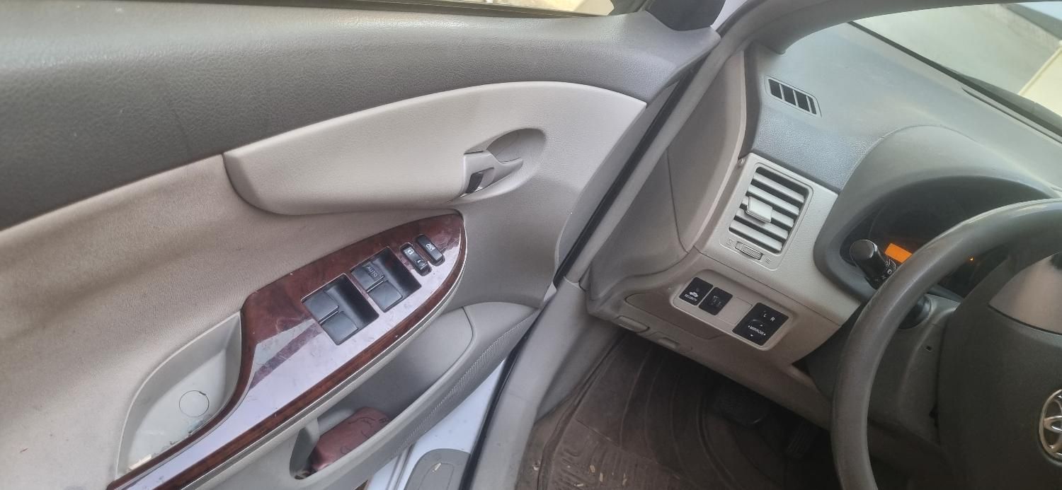تویوتا کرولا اتوماتیک XLI - 1800cc، مدل ۲۰۰۹|خودرو سواری و وانت|یزد, |دیوار