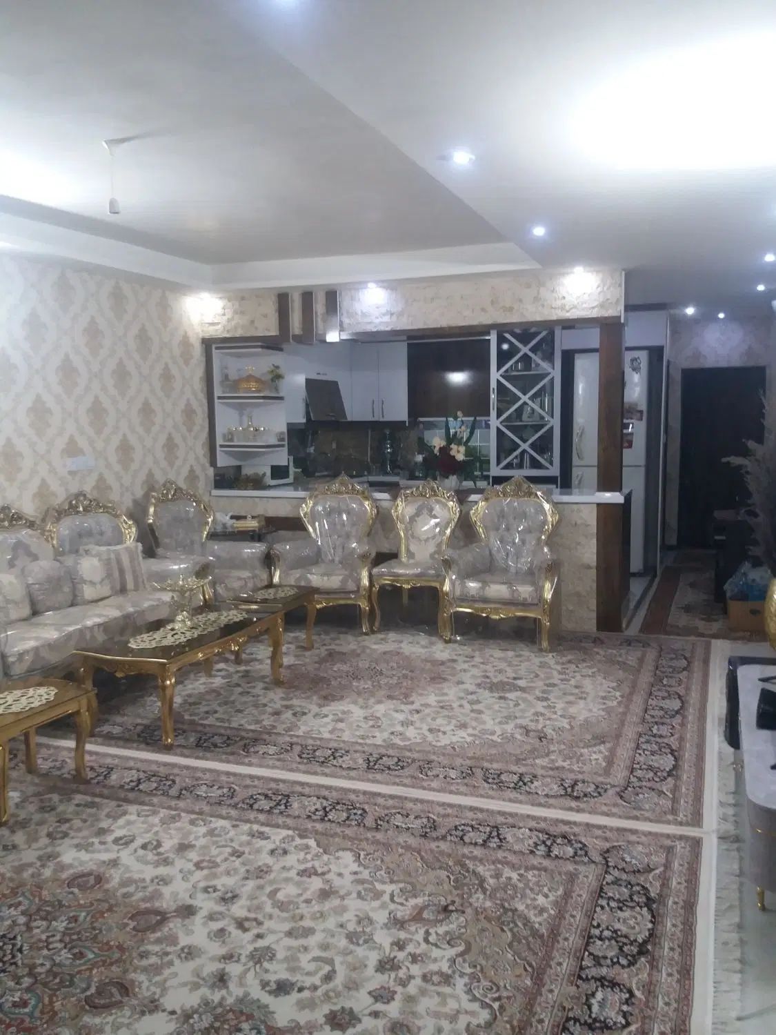 چراغچی آپارتمان نود متری تازه ساز...رشید۲۳|اجارهٔ آپارتمان|مشهد, خین عرب|دیوار