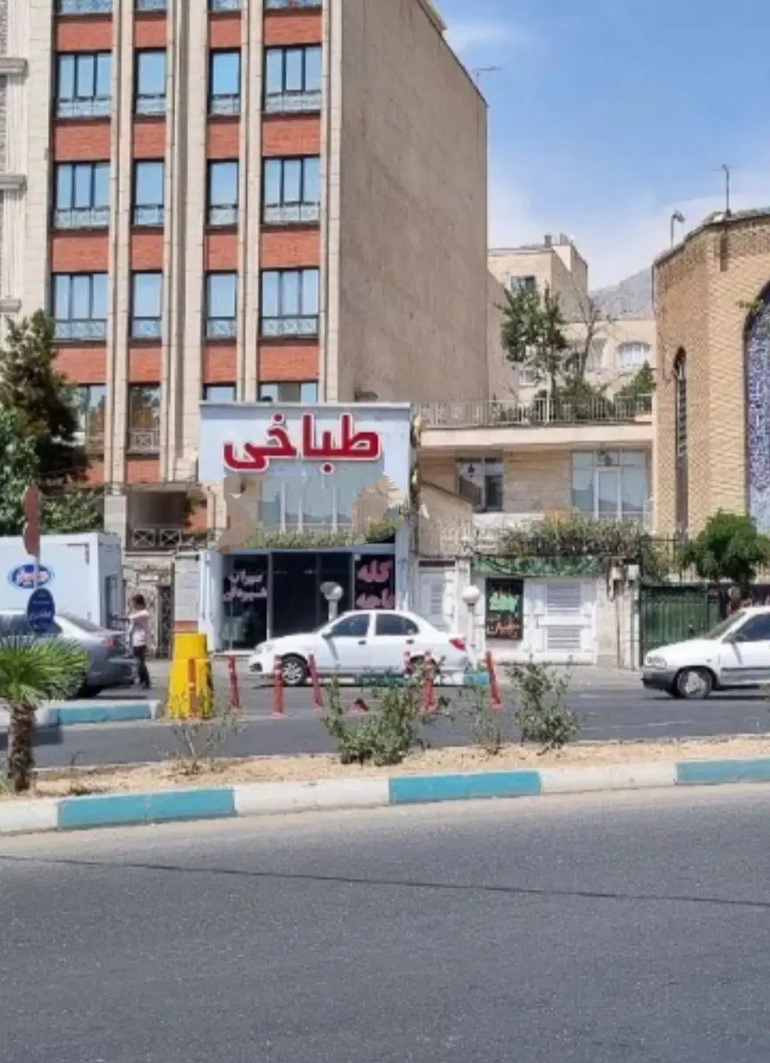 مغازه ۳۰ متر کف۳۰ متر زیرزمین اول خیابان موحد دانش|اجارهٔ مغازه و غرفه|تهران, آجودانیه|دیوار
