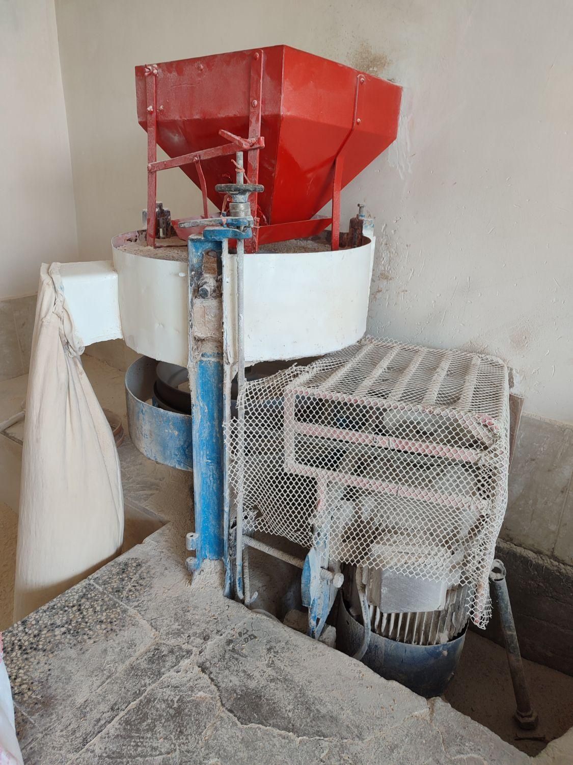 آسیاب سنگی|ماشینآلات صنعتی|تربتحیدریه, فردوسی جنوبی|دیوار