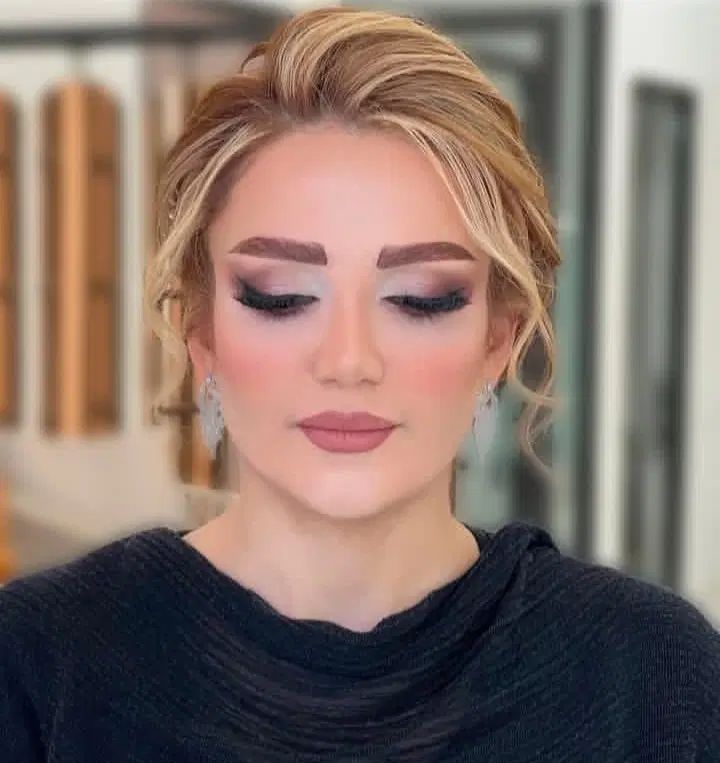 میکاپ و شنیون تمیز و حرفه ای|خدمات آرایشگری و زیبایی|کرمانشاه, |دیوار
