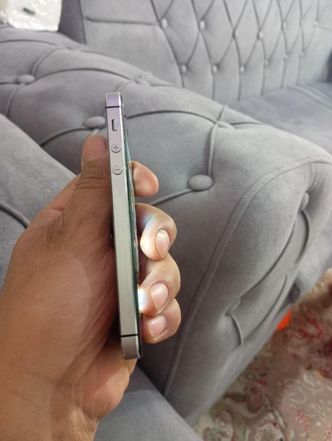 اپل iPhone 5s با حافظهٔ ۱۶ گیگابایت|موبایل|تهران, استخر|دیوار