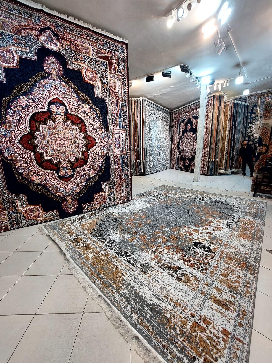 فرش۱۲متری طرح۷۰۰شانه تنها کار دودی نخ بی سی اف|فرش|مشهد, طلاب|دیوار