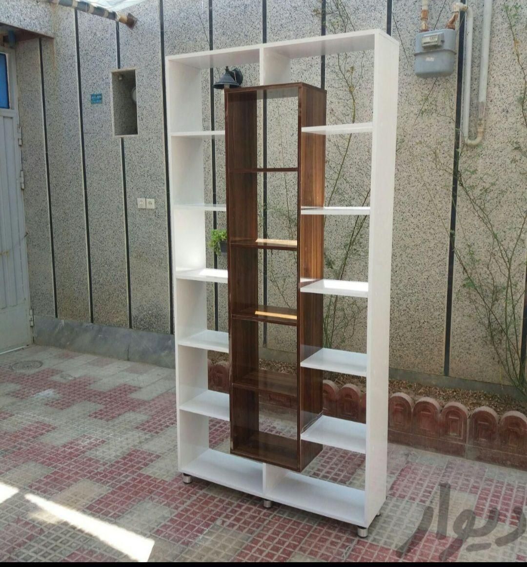 دکورپشت‌شیشه‌ای دوطرف باز قفسه مدل‌دار مغازه|فروشگاه و مغازه|اصفهان, گورت|دیوار
