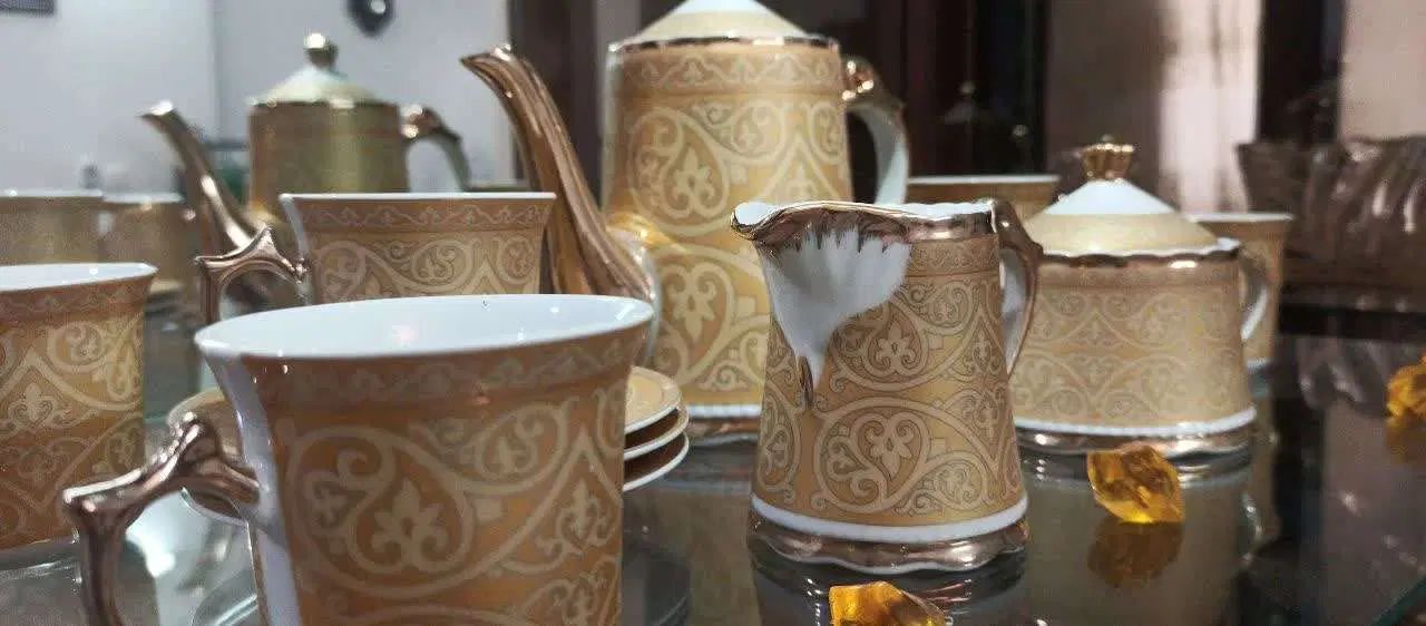 سرویس عصرانه خوری ۱۷ پارچه (درحدنو واقعی)|ظروف سرو و پذیرایی|مشهد, شاهد (شهرک غرب)|دیوار