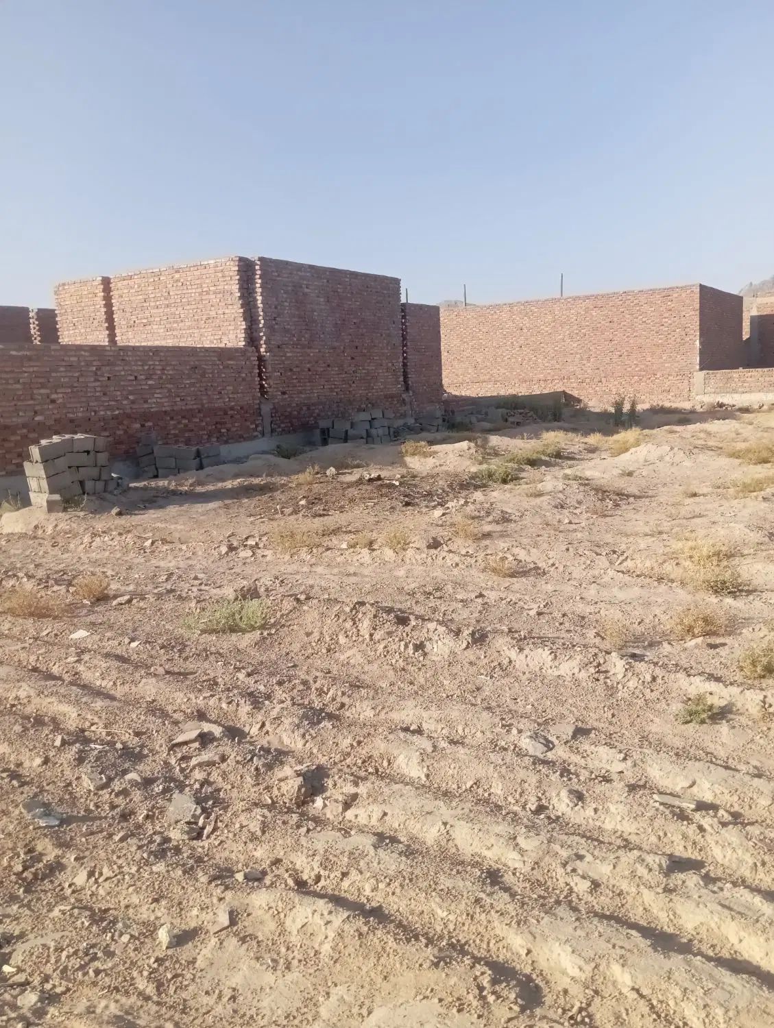 زمین فروشی خیابان خیام 2 کنار بیمارستان خ 20 متری|فروش زمین و ملک کلنگی|خاش, |دیوار