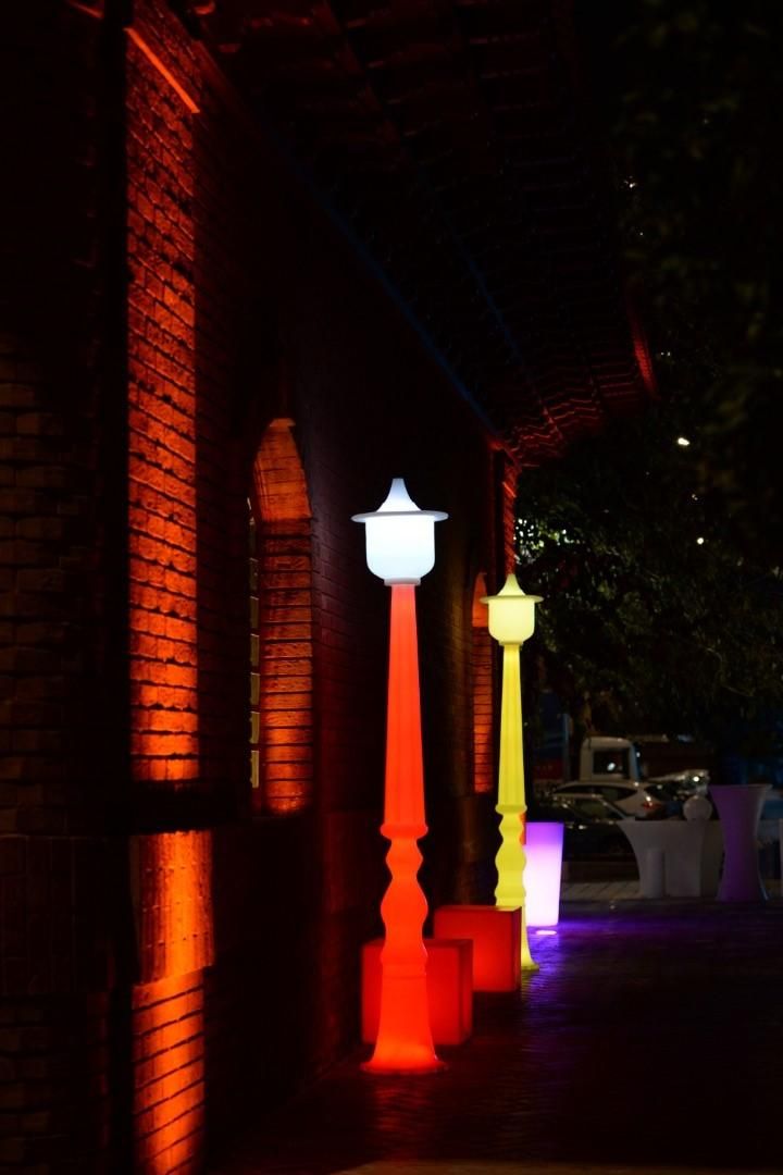 لامپ و تیر چراغ برق شهری کم مصرف پرژکتور روشنایی|لامپ و چراغ|تهران, دریاچه شهدای خلیج فارس|دیوار