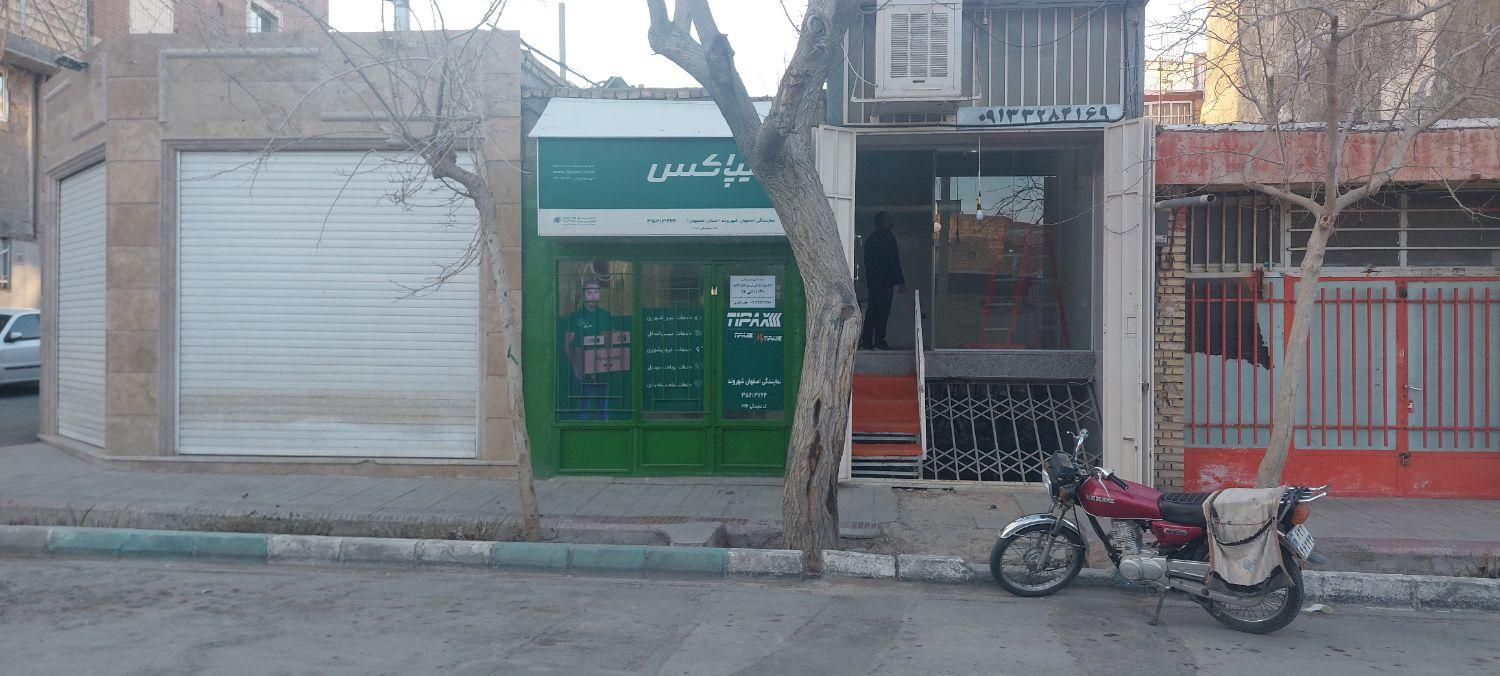 اجاره دوطبقه مغازه ۲۰ متری در کنگاز|اجارهٔ مغازه و غرفه|اصفهان, کنگاز|دیوار