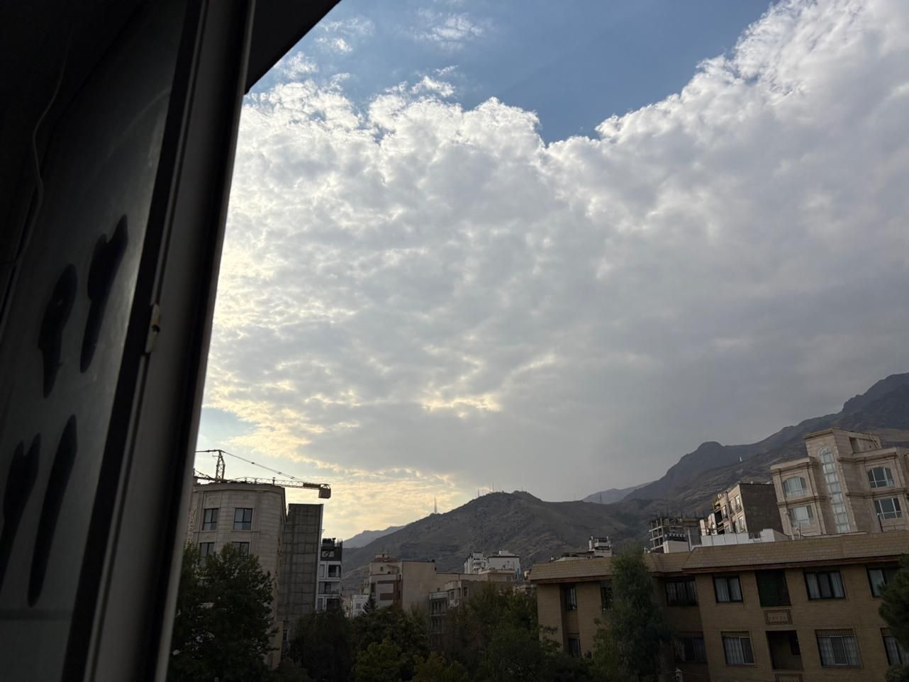 اجاره آپارتمان ۱۳۵ متری اداری  ۳ اتاق شمال کاخ|اجارهٔ دفتر کار، اتاق اداری، مطب|تهران, نیاوران|دیوار