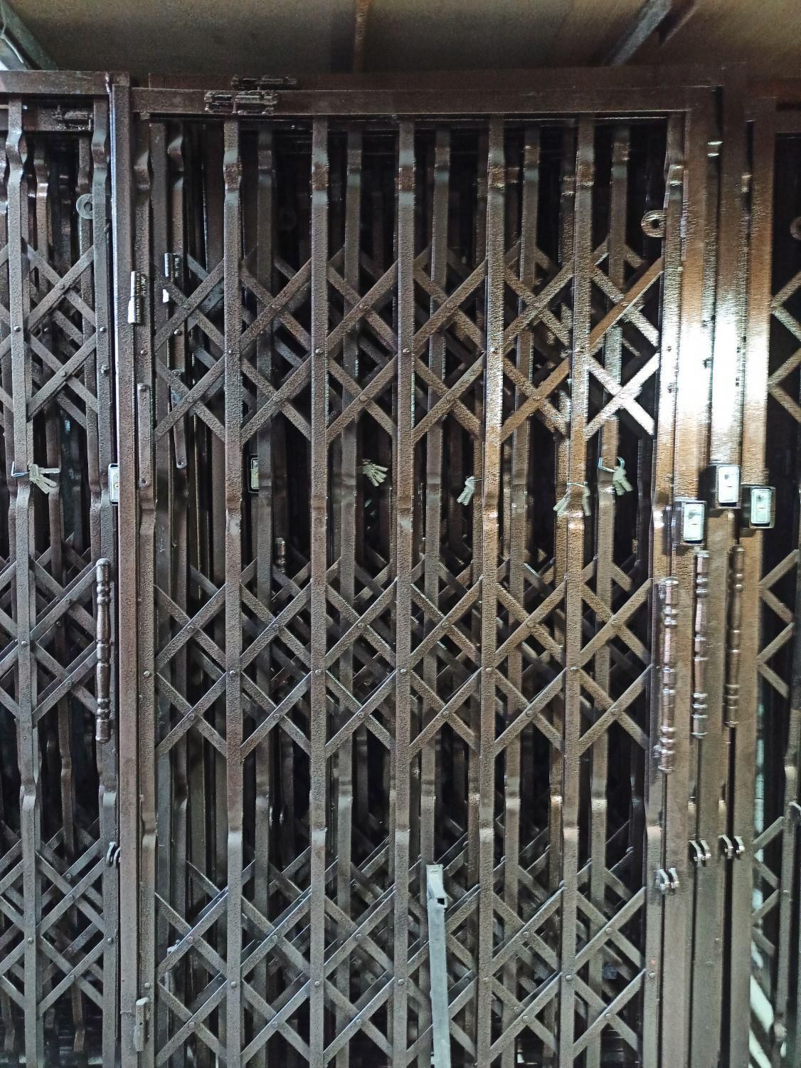 حفاظ درب اکاردونی آکاردونی نرده اکاردون واحد|مصالح و تجهیزات ساختمان|قدس, شهر‌قدس|دیوار