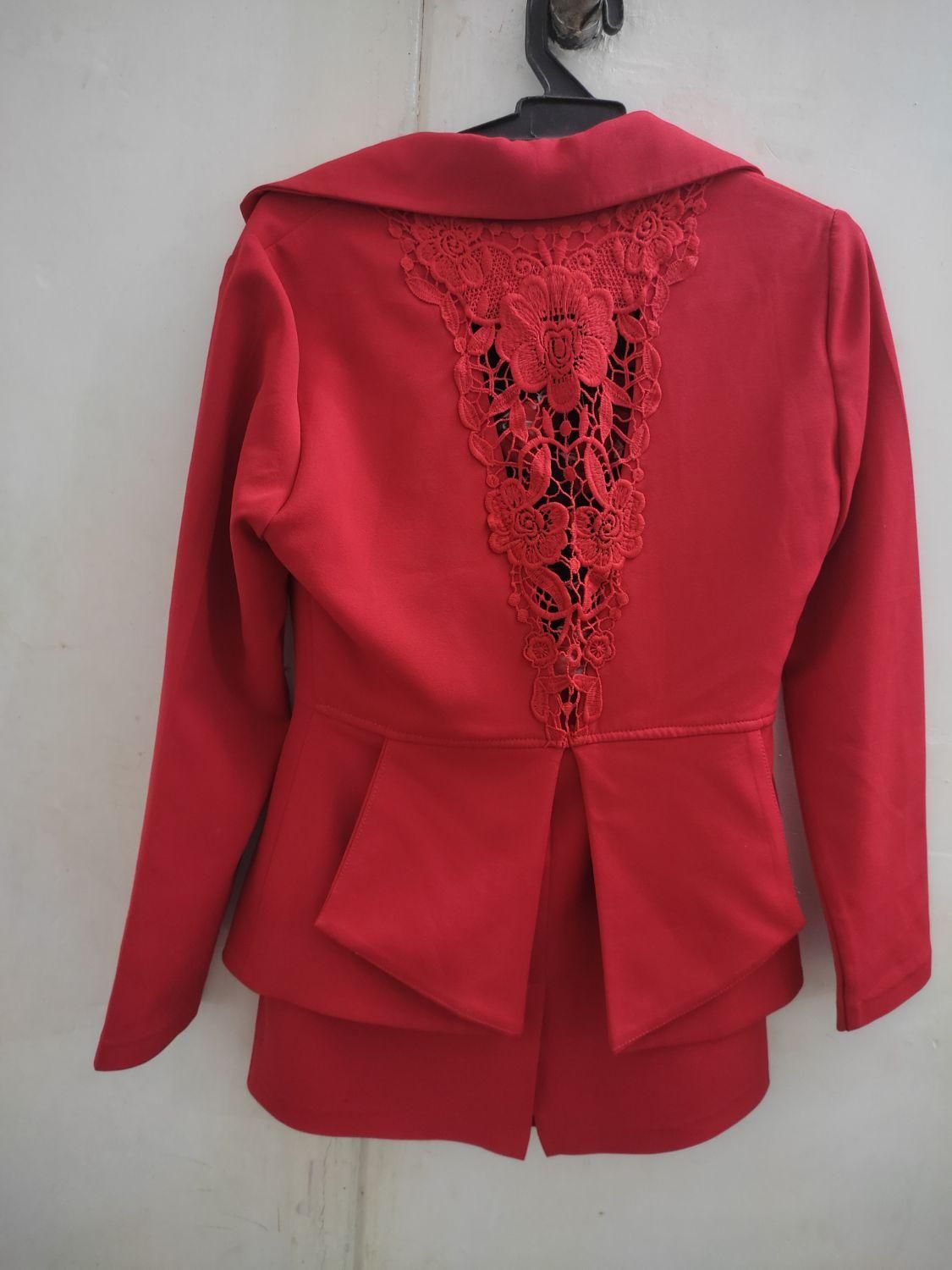 کت و دامن و تاب|لباس|پیشوا, |دیوار