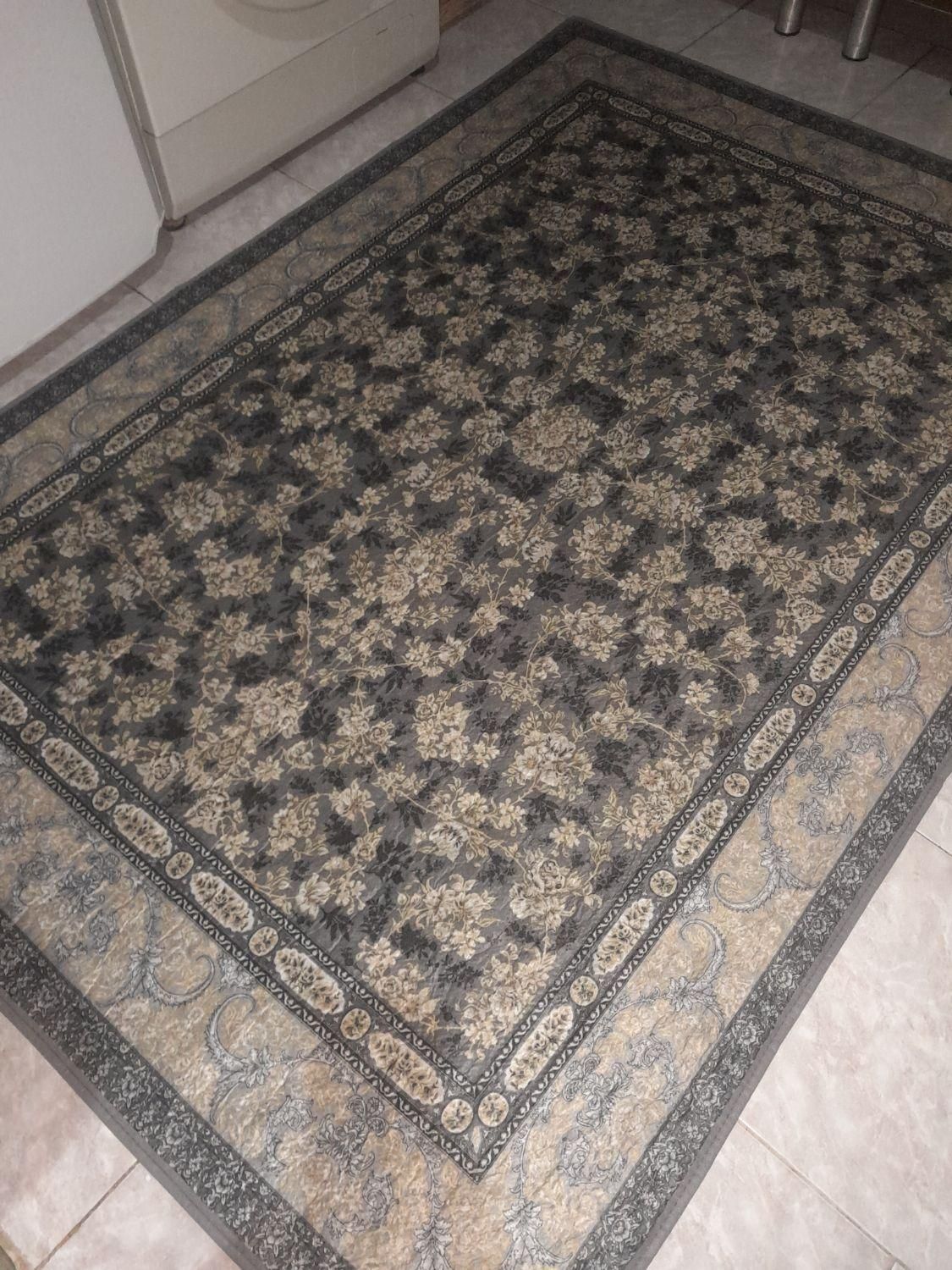فرش زیرش نمد هست تازه خریدم اشپزخونم کوچیکه|فرش|صومعه‌سرا, |دیوار