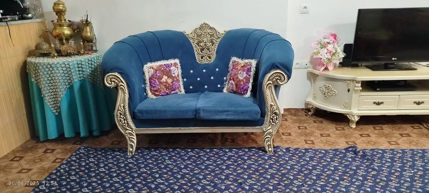 مبل هفت نفره به همراه جلو مبلی و میز تلویزیون|مبلمان خانگی و میز عسلی|خلخال, |دیوار