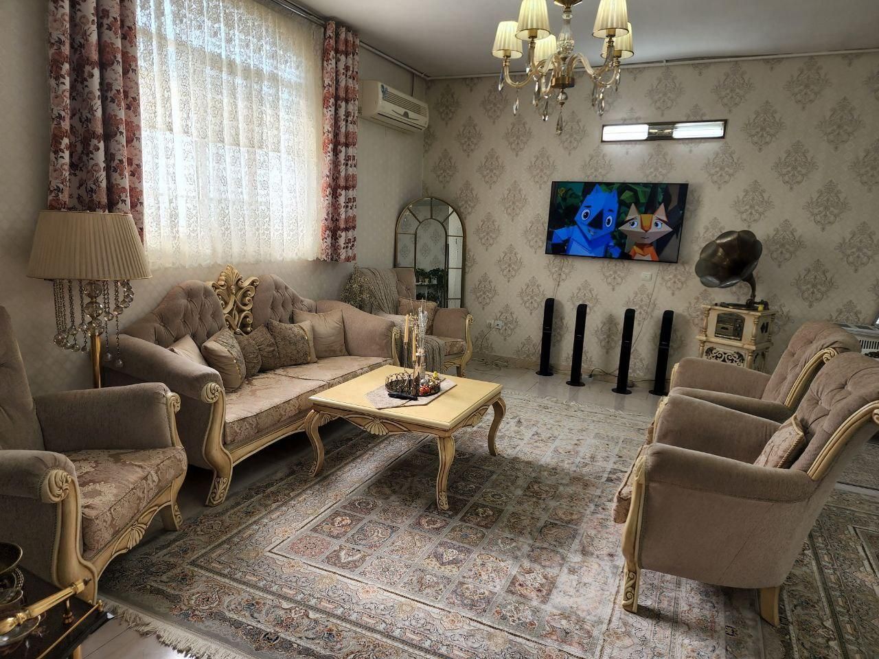 مبل ۷ نفره|مبلمان خانگی و میز عسلی|تهران, قصر فیروزه ۲|دیوار