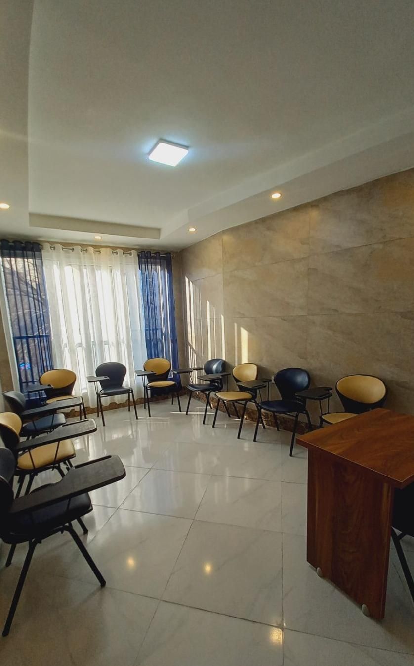 اجاره روزانه و ساعتی کلاس درسی|اجارهٔ کوتاهمدت دفتر کار و فضای آموزشی|تبریز, |دیوار