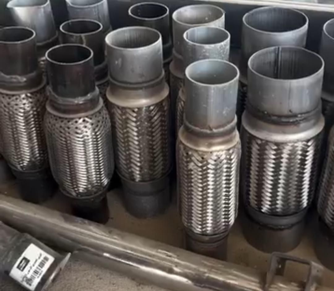 انواع اگزوز نو و استوک و تعمیر کاتالیزور|قطعات یدکی و لوازم جانبی|رشت, آب آسیاب|دیوار