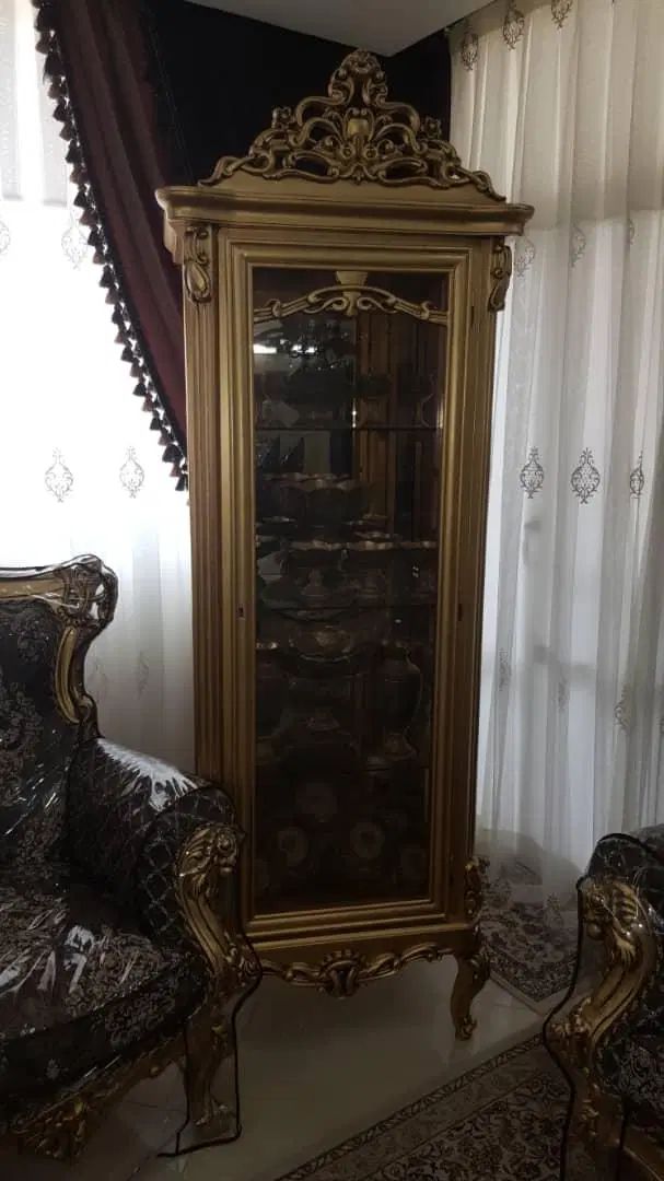 مبلمان بهمراه ناهار خوری،ویترین،تخت،میزآرایش|مبلمان خانگی و میز عسلی|اصفهان, ملک‌شهر|دیوار