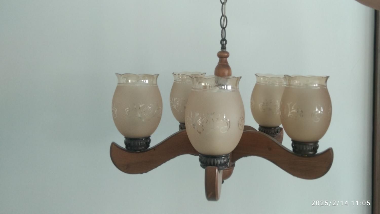 لوستر چوبی در حد نو 5شاخه|لوستر و چراغ آویز|بجنورد, |دیوار