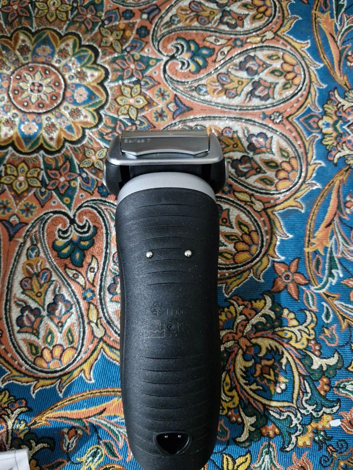 فروش ماشین ریش تراش براون سری ۷ ساخت آلمان|آرایشی، بهداشتی، درمانی|کرج, فاز ۴ مهرشهر|دیوار