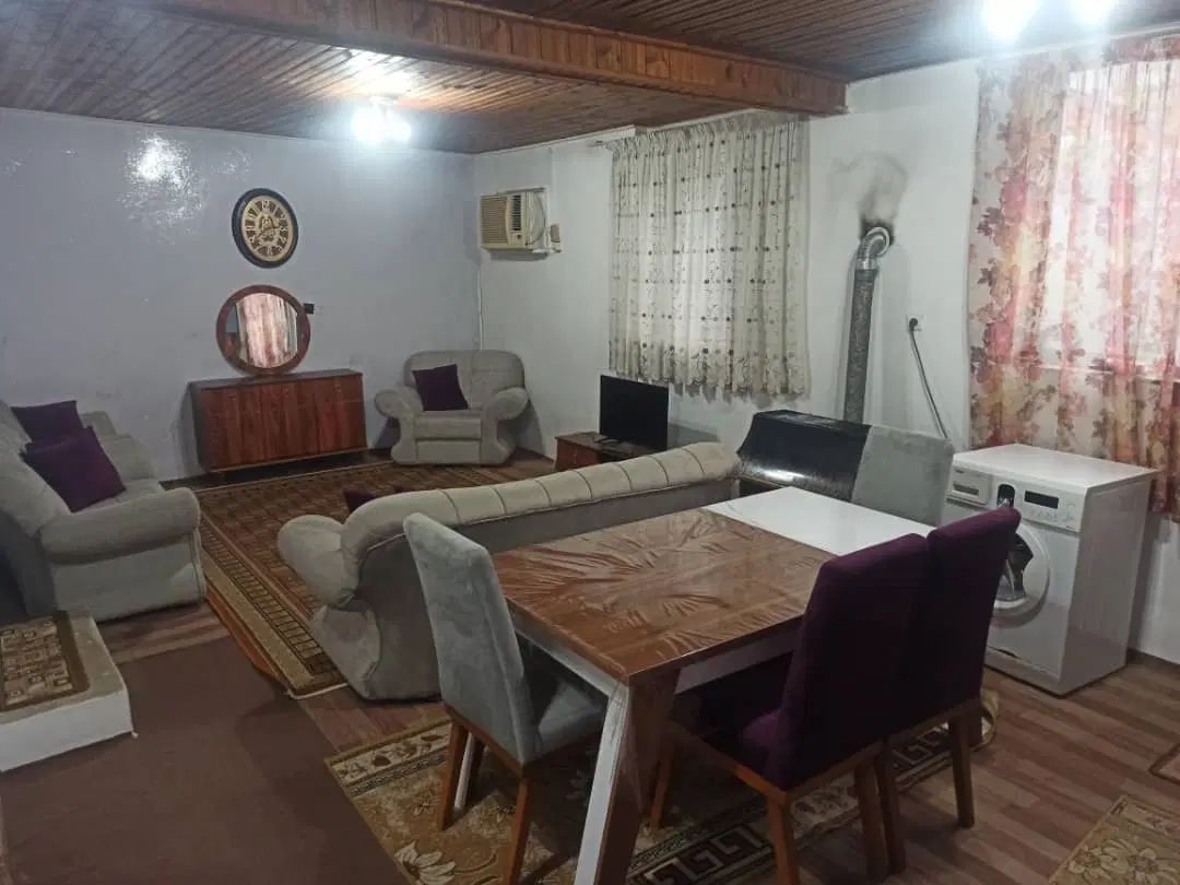 اجاره خونه ویلایی.حیاط دار.نزدیک دریا.پارکینگ دار|اجارهٔ کوتاه‌مدت ویلا و باغ|بندر انزلی, طالب آباد|دیوار
